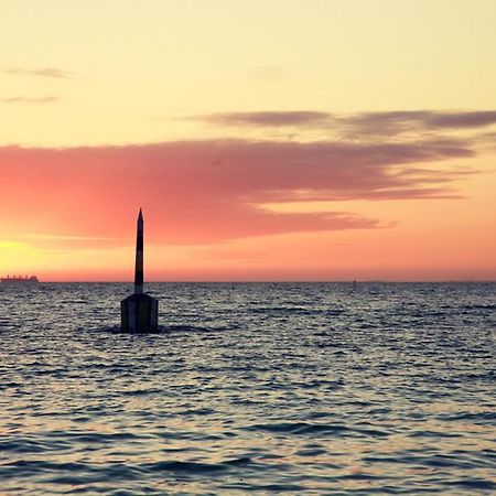 Cottesloe Beach Hotel Perth Bagian luar foto