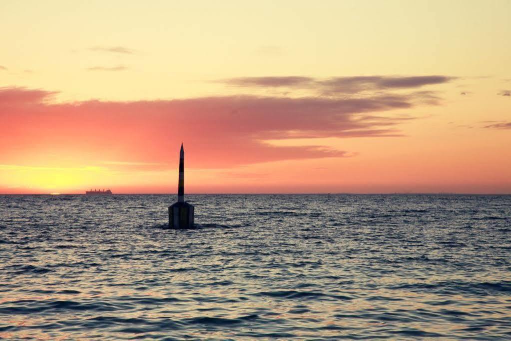 Cottesloe Beach Hotel Perth Bagian luar foto